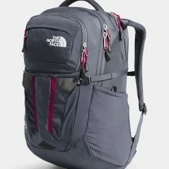 Day Packs The North Face Recon 30L Backpack Womens (Past Season) 9 Day Packs The North Face Recon 30L Backpack Womens (Past Season)