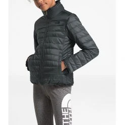 The 10 Essentials The North Face Reversible Mossbud Swirl Jacket Girls
